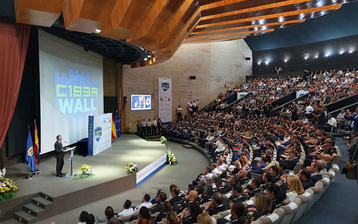 Panorámica del auditorio de la ENP lleno durante el Congreso Ciberwall