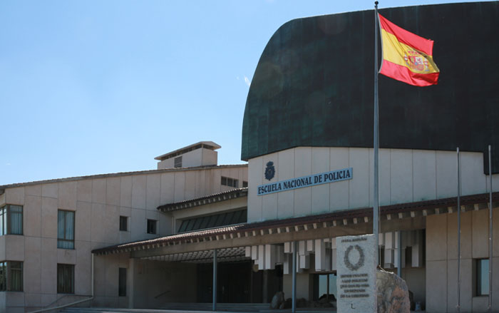 Fachada del edificio principal de la Escuenla Nacional de Policía en Ávila